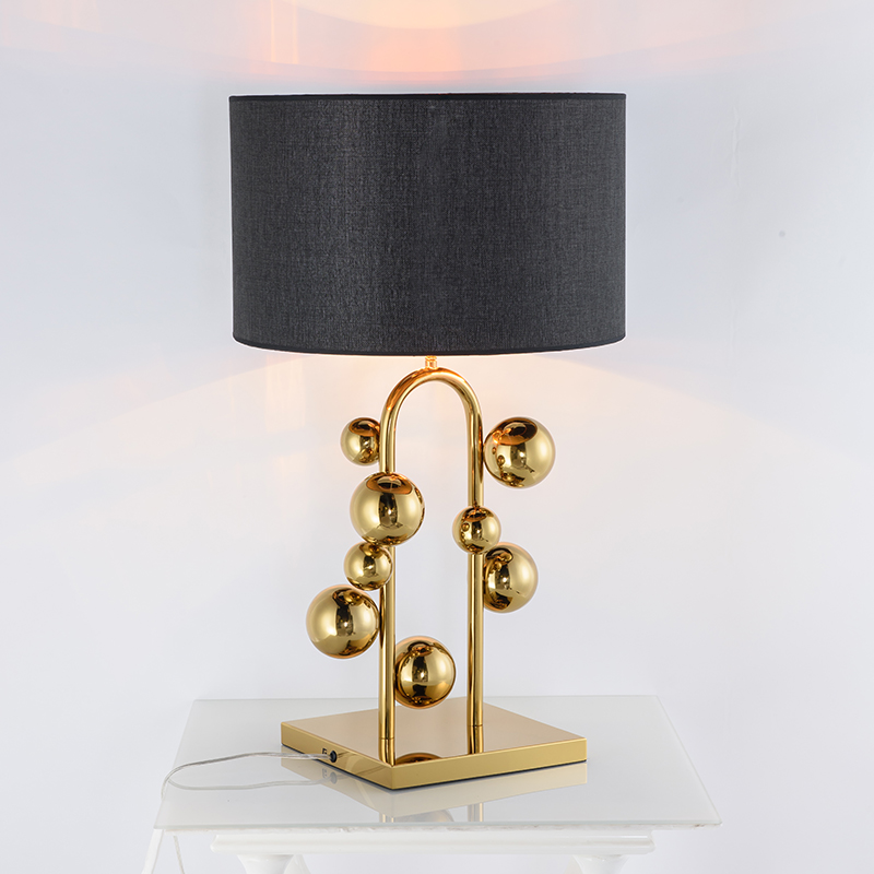 Postmodern simple cloth design, metal originality, personality, decorative lamp, TD-2152 bedroom, living room, study desk lamp.1