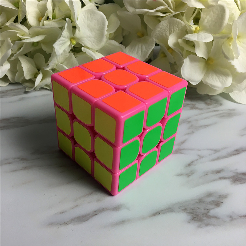 A giant Rubik's cube three order 3X3X3 (Hong Bian)1