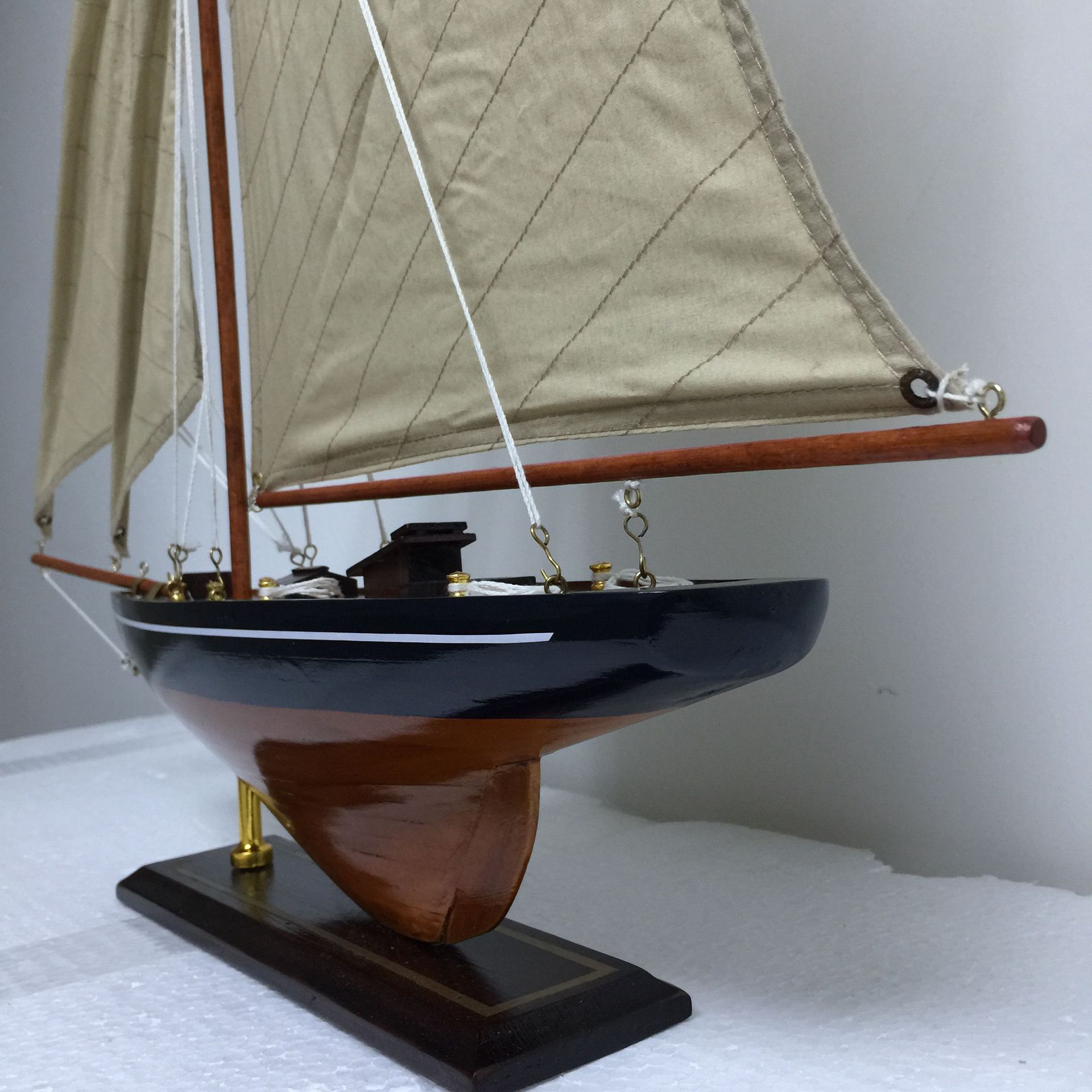 sailboat model ornament american boat mediterranean plain